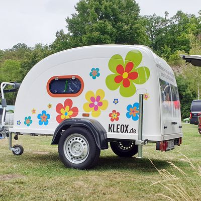 Flow Power Blumen Aufkleber an Kleox shelter travel