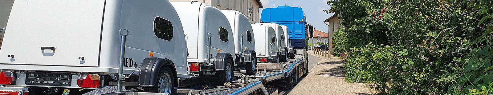 Transport des Kleox Anhängers nach Frankreich