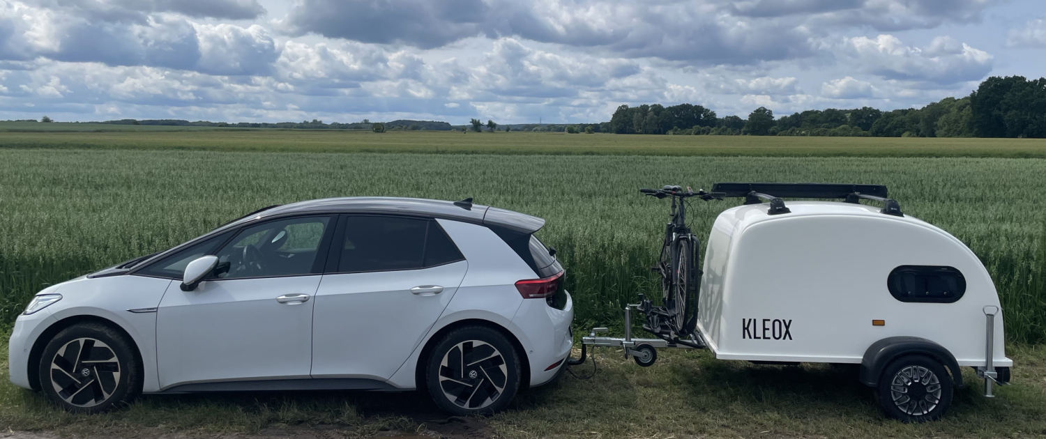 KLEOX Mini Campinganhänger mit VW id.3a